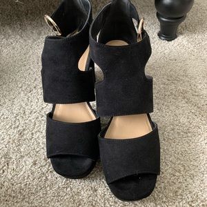 Women black shoes size 8